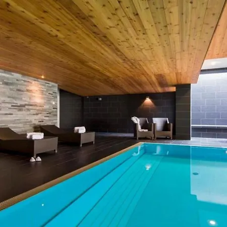 4bdr Stylish With Sauna And Pool